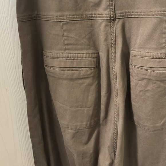 Olive Green DUER jumpsuit - Picture 4 of 7